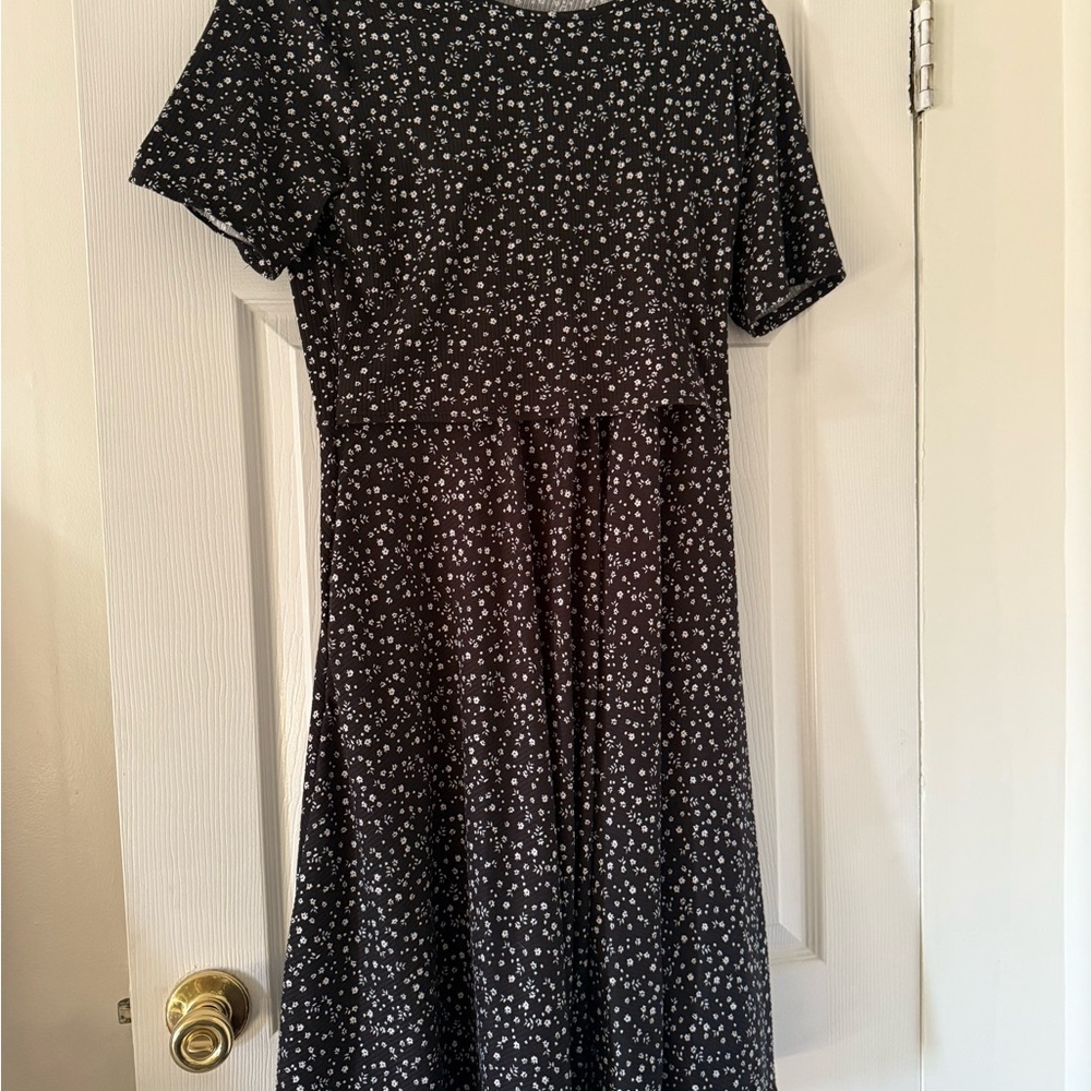 Chic Black and White Floral Midi Dress